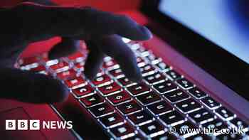 Iranian and Russian hackers targeting politicians and journalists, warn UK officials