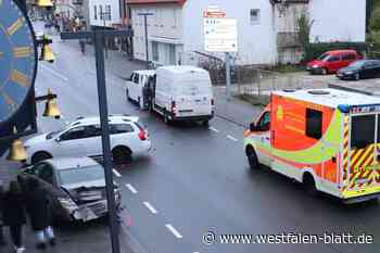 Karambolage mit fünf Verletzten und vier demolierten Autos in Bad Lippspringe