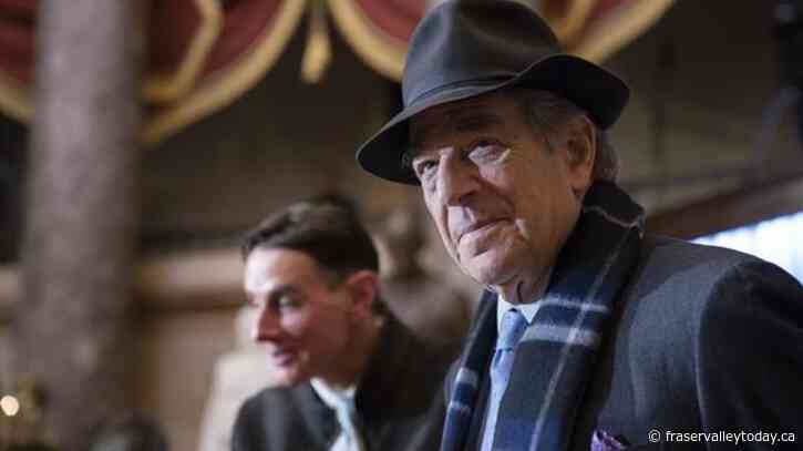 Video shows struggle for hammer during Pelosi attack