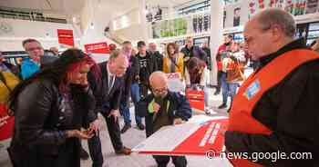 Harry (56) wil meer loon, maar mag budgetcoach nemen: 'Niet mijn ... - De Stentor