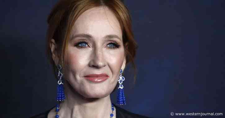 Top Author Infuriates Transgender Community with Single Piece of Advice About Looking in the Mirror