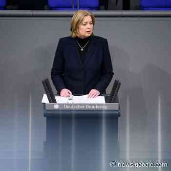 Holocaust-Gedenktag im Zeichen von queeren Opfern - radioeuskirchen.de