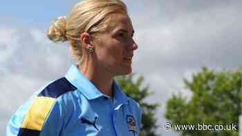 Katherine Brunt: England bowler retires from county cricket