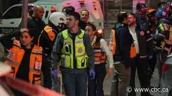 Palestinian gunman kills 7 near Jerusalem synagogue, Israeli officials say