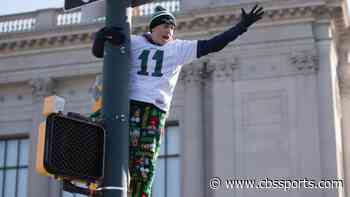 Philadelphia police greasing light poles ahead of 49ers-Eagles NFC Championship Game