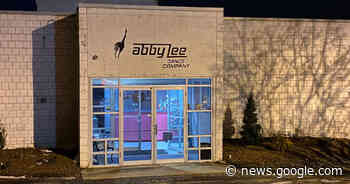 Abby Lee Miller auctioning off items from famed 'Dance Moms ... - CBS News