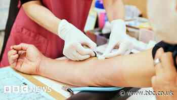 US to make it easier for gay men to donate blood