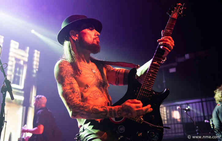 Jane’s Addiction issue statement on Dave Navarro’s tour absence