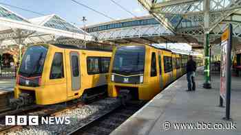 Tyne and Wear Metro: New train delayed by 'technical glitch'