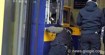 Hilden: Vermummte Täter sprengen Geldautomaten - Rheinische Post