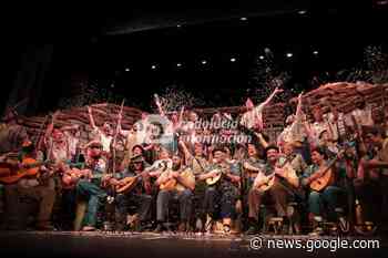 El coro 'del Chapa' al frente de la sesión - Andalucía Información