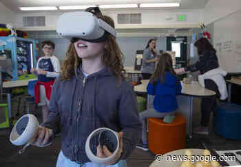 Flowery students travel the galaxy with new VR headsets - Sonoma Index-Tribune