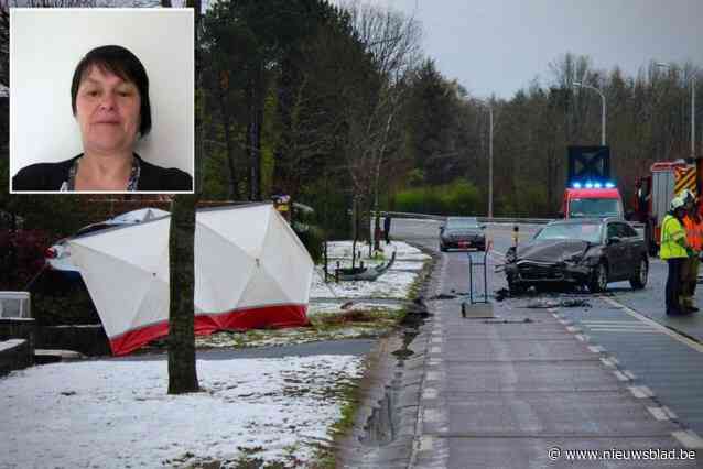 “Te voorzichtige” bestuurder (24) die vrouw (61) voor woning van zoon doodreed, krijgt knuffel van nabestaanden in rechtbank