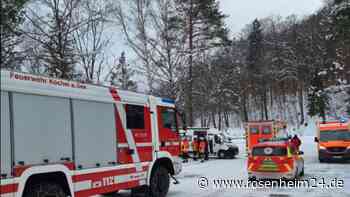 Wohnmobil explodiert auf Parkplatz in Oberbayern - Besitzer mit schweren Verbrennungen