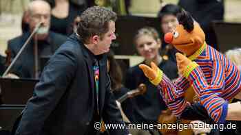 Ernie und Bert singen in der Elbphilharmonie