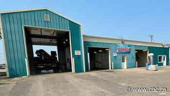 Manitoba Archaeological Society stores artifacts in car wash office due to funding cuts