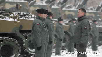 Liveblog: ++ Mehr Berufssoldaten in Polen ++