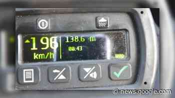 Motorrijder gebruikt weg tussen Itens en Britswert als racebaan - Omrop Fryslan