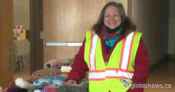 Community organization donates handmade toques, scarves to Edmonton’s homeless