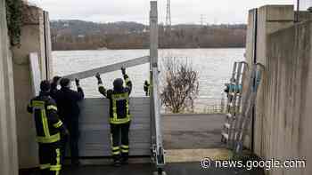 Rheinpegel bleibt hoch in Koblenz - SWR Aktuell