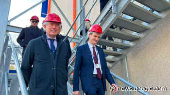 Urso visita a Catania stabilimenti ST Microelectronics - MISE