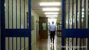 Spoleto: detenuto aggredisce e ferisce tre agenti. "Non siamo carne da macello" - LA NAZIONE