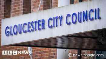 Gloucester City Council vote to give themselves pay rise - BBC