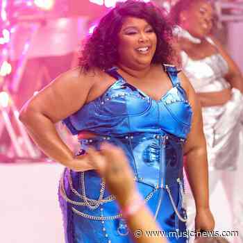Lizzo 'doesn't play' when it comes to performing