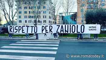 "Rispetto per Zaniolo": l'ironico striscione dei laziali punge i tifosi della Roma