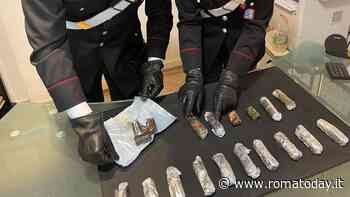 Con l'hashish in auto, in casa due chili di fumo e proiettili per pistole