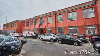 Lecco, due studenti del Badoni rapinati fuori da scuola - IL GIORNO