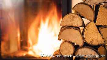 Kaminfeuer mit Zeitungspapier anzünden: Ein teurer Fehler