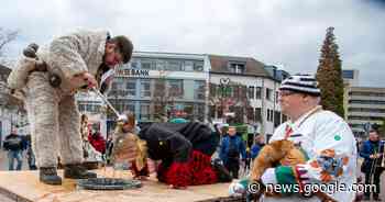 Narrentaufe auf dem Marktplatz – Sindelfingen: Mit ... - Sindelfinger Zeitung / Böblinger Zeitung
