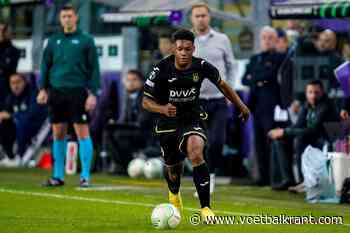 Trainer van Borussia Dortmund duidelijk over Julien Duranville: &quot;We rekenen op hem voor de eerste ploeg&quot;