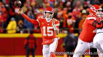 Patrick Mahomes, Marquez Valdes-Scantling put Chiefs up 20-13