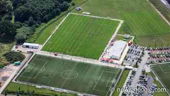 Mit Suzi Quatro am Fußballplatz erlensee konzert musik rockkonzert - op-online.de
