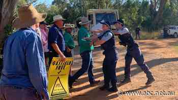 Police move farmers on after six-hour blockade against coal seam gas exploration in NSW conservation area