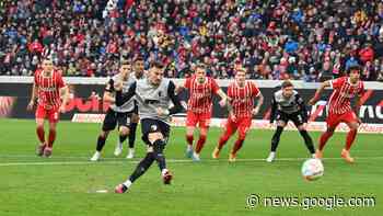 Highlights: FCA trifft in Freiburg nur vom Punkt - FC Augsburg