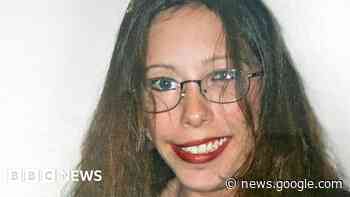 Laura Winham: Surrey woman lay dead in flat for three years, say family - BBC