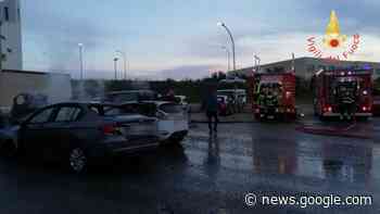 Sei auto in fiamme a Catanzaro, indagini sulle cause del rogo - Soverato Web