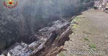 Bare nel torrente dopo il crollo di un'ala di un cimitero - blue News | Svizzera italiana