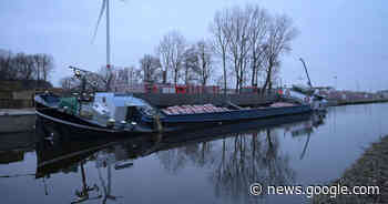Vrachtschip maakt slagzij op kanaal in Beerse - MSN