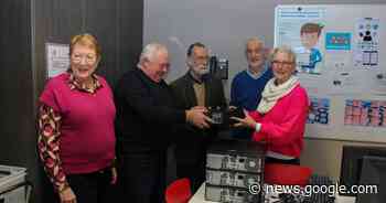 Digiknoppers krijgen én schenken laptops om digitale kloof verder ... - Het Laatste Nieuws