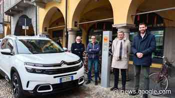 Lodi, la colonnina se ne va in pensione: un nuovo impianto chiama il taxi - IL GIORNO