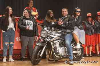 Lampertheim: CC Rot-Weiß zündet närrisches Feuerwerk ... - Mannheimer Morgen