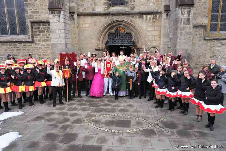 Karnevalisten in Nieheim feiern mit Weihbischof König