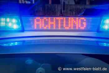 Unfall: VW kracht auf B 241 bei Borgentreich in Leitplanke