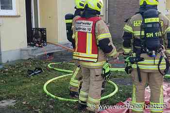 Paderborner Feuerwehr löscht Kellerbrand in leerstehendem Haus