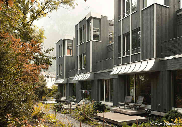 Reihenhäuser unterm Mammutbaum
 - Atelier Freienstein in Glarus