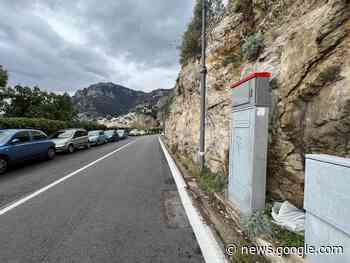Positano, rifiuti tecnologici abbandonati sulla Statale Amalfitana ad ... - Il Vescovado Notizie
